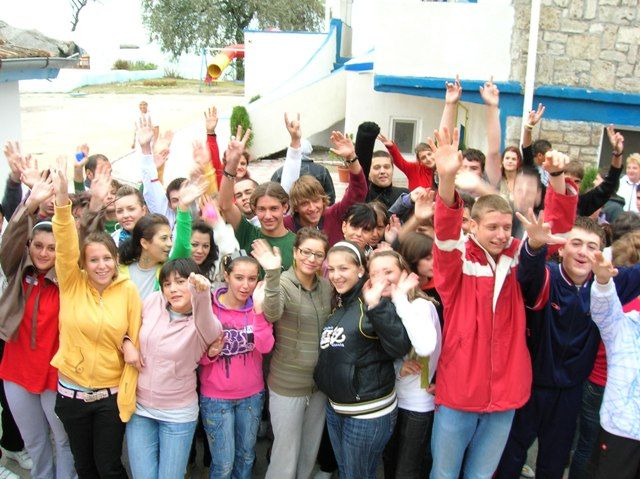 200 de tineri maghiari din România participă la Tabăra de vară a UDMR, la Izvoru Mureşului, județul Harghita 200 de tineri maghiari din România participă la Tabăra de vară a UDMR, la Izvoru Mureşului, județul Harghita