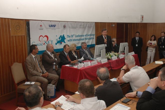 Clinica de Cardiologie din Târgu Mureş a lansat un volum cu studii din ultimii 40 de ani Clinica de Cardiologie din Târgu Mureş a lansat un volum cu studii din ultimii 40 de ani