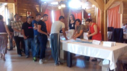 200 de șomeri din mediul rural și-au căutat un loc de muncă la Târgul organizat, azi, la Sâncraiu de Mureș