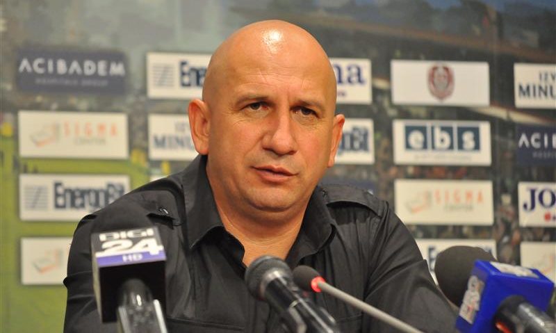 Vasile Miriuţă este noul antrenor al echipei ASA Tg.Mureş Vasile Miriuţă este noul antrenor al echipei ASA Tg.Mureş
