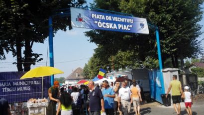 Din acest week-end, piața de vechituri s-a mutat la fosta cazarmă militară de la Podul Mureș