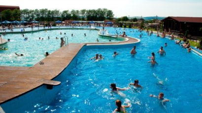 Apa din ștrandurile și piscinele din Mureș, fără probleme