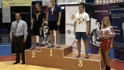 Târgumureşeanca Simon Andrea, medaliată cu bronz la Internaţionalele de lupte ale României