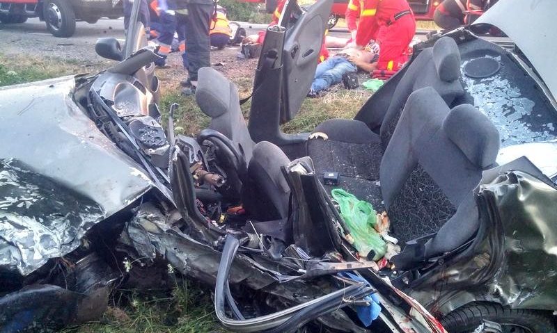 Accident grav la Satu Mare: TREI MORŢI, patru răniţi şi circulaţia blocată pe DN 19