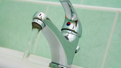 Reţelele de alimentare cu apă potabilă s-au extins în 2014 cu peste 2.500 de kilometri