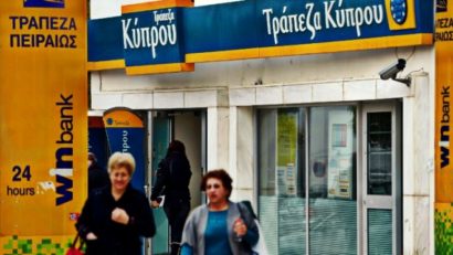 Restricţiile asupra retragerilor de numerar în Grecia ar putea rămâne în vigoare mai multe luni