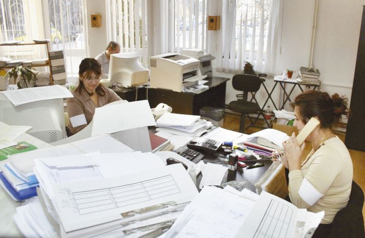 Guvernul anunţă majorări ale salariilor în sistemul public