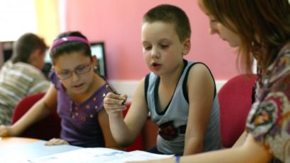Copiii din centrele pentru persoanele cu dizabilități au regim de semipenitenciar