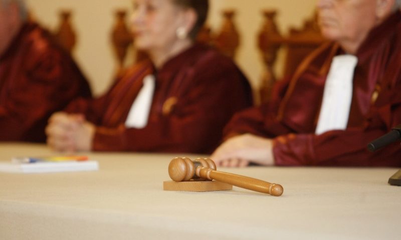 Sesizarea Avocatului Poporului privind taxarea bacşişului, respinsă de CCR Sesizarea Avocatului Poporului privind taxarea bacşişului, respinsă de CCR
