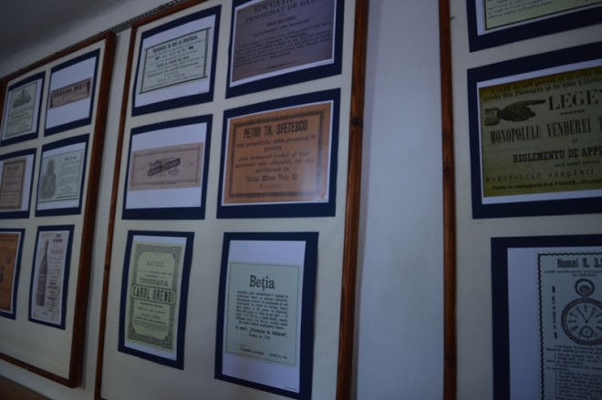 Expoziţie inedită de reclame româneşti la Sighişoara Medievală Expoziţie inedită de reclame româneşti la Sighişoara Medievală