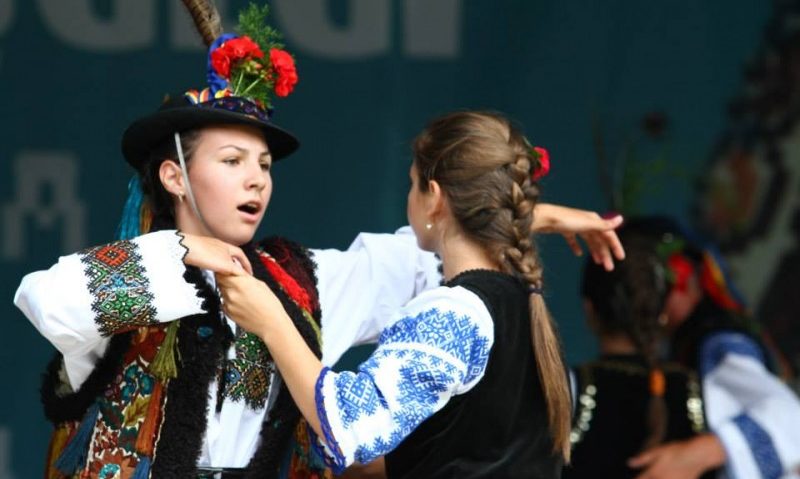 Muzică şi voie bună la Răstoliţa Muzică şi voie bună la Răstoliţa