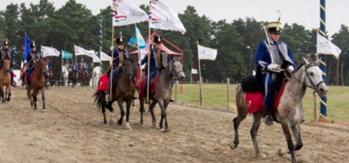 Pregătirile pentru cea de-a cincea ediţie a concursului hipic “Galopiada secuiască” au intrat în linie dreaptă Pregătirile pentru cea de-a cincea ediţie a concursului hipic “Galopiada secuiască” au intrat în linie dreaptă