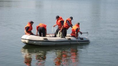 Șanse mici de supraviețuire pentru cei doi dispăruți în Olt
