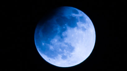 Mâine, Luna va fi ‘albastră’