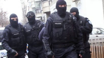 Percheziții în Mureș