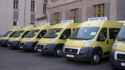 Şcolile mureşene vor primi în zilele următoare 20 de microbuze noi