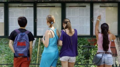Absolvenţii de clasa a XII-a află, marţi, primele rezultate la examenul de bacalaureat