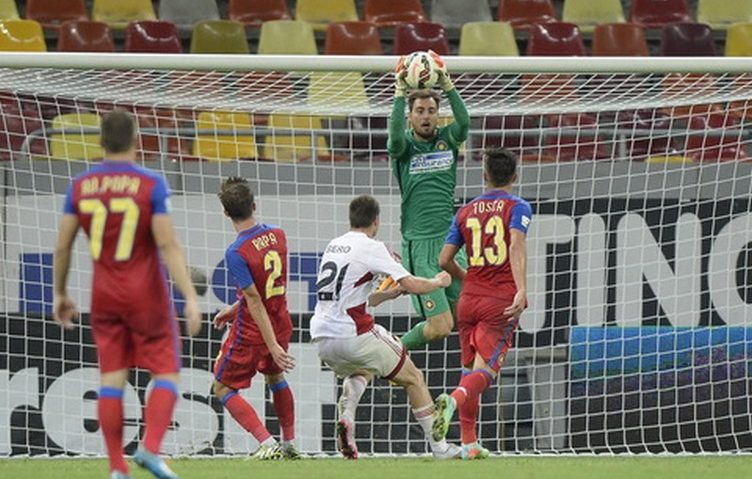 Steaua a suferit, dar s-a calificat în turul trei preliminar al Champions League Steaua a suferit, dar s-a calificat în turul trei preliminar al Champions League