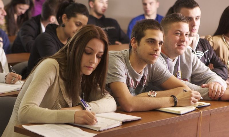Sindicaliștii din învățământul universitar vor finanțări multianuale pentru a putea lăsa repetenți Sindicaliștii din învățământul universitar vor finanțări multianuale pentru a putea lăsa repetenți