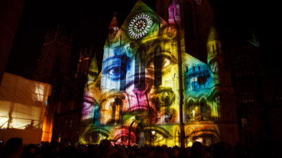 Demonstraţii de video-mapping 3D în Piaţa Sfatului din Brașov