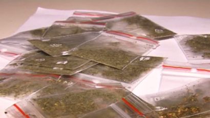 Doi mureşeni au fost prinşi cu 1 kilogram de substanţe psihoactive