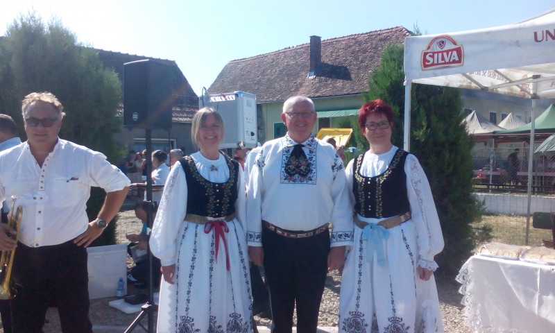 Saşii din Senereuş păstrează tradiţia populară şi în Germania Saşii din Senereuş păstrează tradiţia populară şi în Germania