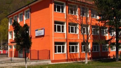 Şcolile sunt obligate să trimită Serviciului de asistenţă socială listele cu toţi copiii care au cel puţin un părinte plecat în strainătate