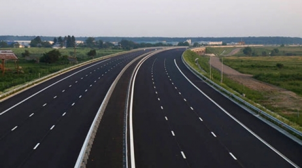 Aproximativ 80 de kilometri de autostradă ar urma să fie daţi în folosinţă anul acesta Aproximativ 80 de kilometri de autostradă ar urma să fie daţi în folosinţă anul acesta