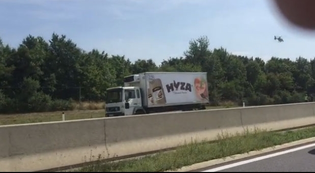50 de refugiați au fost descoperiți morți într-un camion în Austria 50 de refugiați au fost descoperiți morți într-un camion în Austria