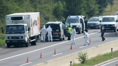 Proprietarul camionului în care au fost găsiţi sufocaţi zeci de refugiaţi în Austria nu este român