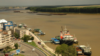 Mai multe nave de croazieră plecate din Germania şi Austria, cu destinaţia Tulcea-Delta Dunării, sunt blocate pe sectorul Corabia – Turnu Măgurele