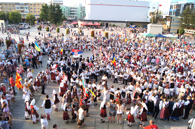 Copiii de la ‘Junii Sibiului’ au câştigat Marele Premiu la cel mai mare festival de profil Copiii de la ‘Junii Sibiului’ au câştigat Marele Premiu la cel mai mare festival de profil
