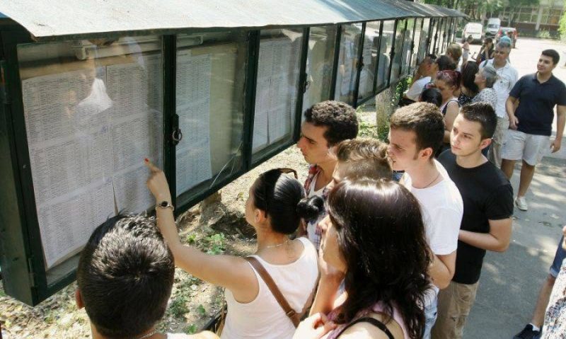 Peste 300 de transferuri după repartiţia computerizată în judeţul Suceava vor fi anulate Peste 300 de transferuri după repartiţia computerizată în judeţul Suceava vor fi anulate
