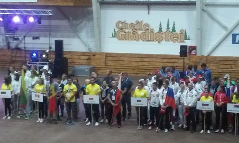 Au început ,,mondialele” de la Cheile Grădiştei: peste 230 de sportivi, din 26 de ţări onorează întrecerile Au început ,,mondialele” de la Cheile Grădiştei: peste 230 de sportivi, din 26 de ţări onorează întrecerile