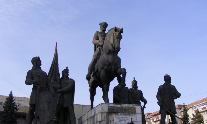 FCRCHM cere autorităţilor locale din Sfântu Gheorghe să nu obtureze vizibilitatea statuii voievodului Mihai Viteazul FCRCHM cere autorităţilor locale din Sfântu Gheorghe să nu obtureze vizibilitatea statuii voievodului Mihai Viteazul