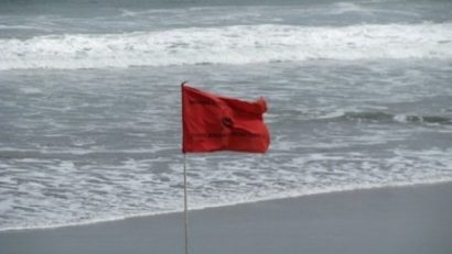 O tânără s-a înecat în această dimineaţă, la Costineşti