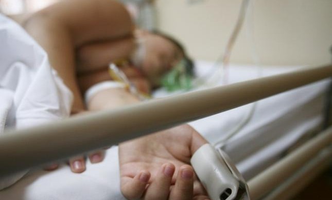 Nouă persoane intoxicate la un restaurant din Păltiniş, transportate de urgenţă la spital