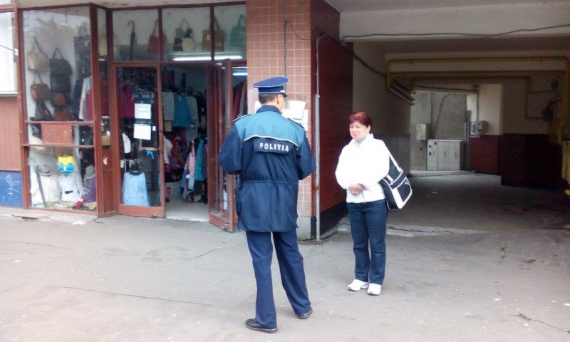 Tîrgumureşenii au fost învăţaţi să se protejeze de hoţii din buzunare Tîrgumureşenii au fost învăţaţi să se protejeze de hoţii din buzunare