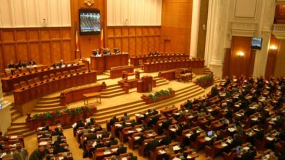 Moţiunea de cenzură va fi citită astăzi în plenul comun al Parlamentului