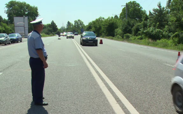 Circulaţie restricţionată pe drumurile naţionale din judeţele aflate sub avertizarea de cod portocaliu de caniculă Circulaţie restricţionată pe drumurile naţionale din judeţele aflate sub avertizarea de cod portocaliu de caniculă