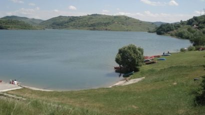 Radio Tîrgu-Mureș te invită la ecologizarea lacului Bezid
