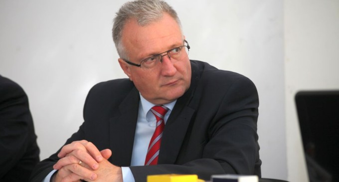 Preşedintele CJ Sibiu, Ioan Cindrea, condamnat definitiv la un an închisoare cu suspendare Preşedintele CJ Sibiu, Ioan Cindrea, condamnat definitiv la un an închisoare cu suspendare