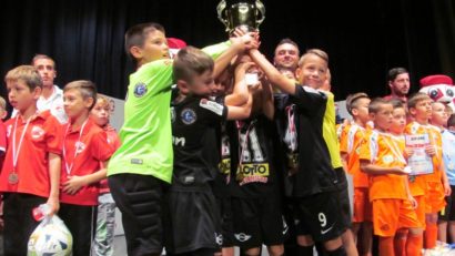 Cea de-a 9-a ediţie a Cupei E.ON Kinder la fotbal a ajuns la final