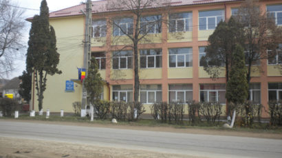 Doi directori de şcoală din judeţul Mureş au fost eliberaţi din funcţie