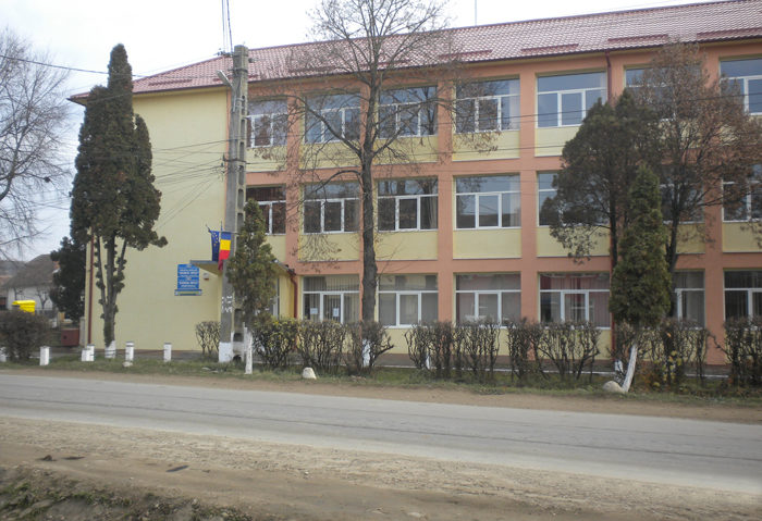 Doi directori de şcoală din judeţul Mureş au fost eliberaţi din funcţie Doi directori de şcoală din judeţul Mureş au fost eliberaţi din funcţie