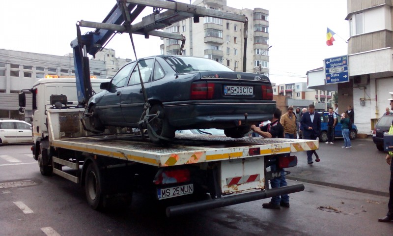 Serviciul de ridicări mașini parcate neregulamentar în municipiul Brașov va deveni în curând functional