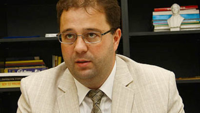 Vicepreşedintele Comisiei de Cultură a Senatului cere demisia Ministrului Culturii