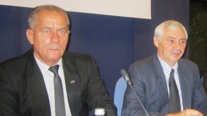Angajații Apelor Române își cer banii înapoi