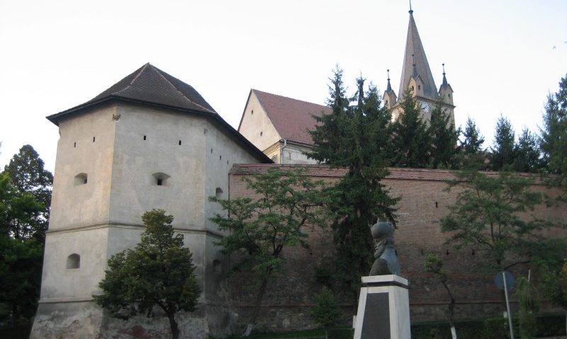 Zeci de muzicieni vor cânta la redeschiderea Cetăţii Medievale din Tîrgu-Mureş Zeci de muzicieni vor cânta la redeschiderea Cetăţii Medievale din Tîrgu-Mureş