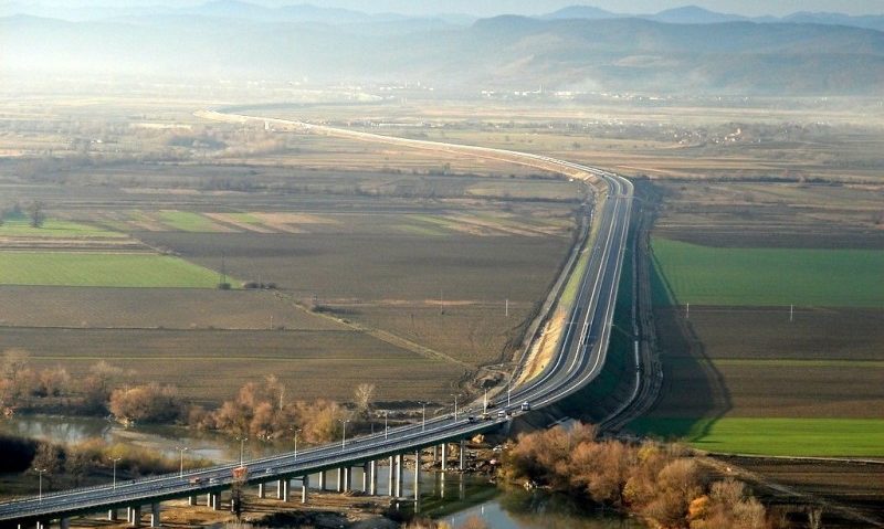 Teste făcute de CNADNR pentru stabilirea cauzelor fisurării carosabilului pe tronsonul de autostradă Săliştea-Cunţa Teste făcute de CNADNR pentru stabilirea cauzelor fisurării carosabilului pe tronsonul de autostradă Săliştea-Cunţa